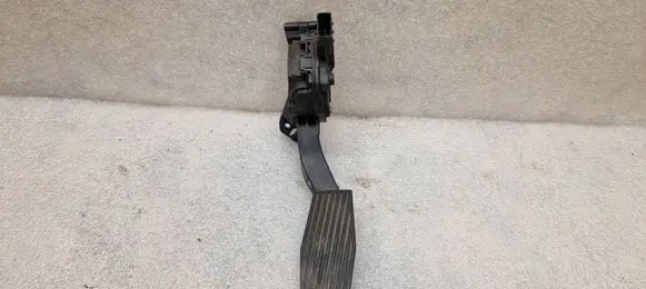 Opel Insignia A Accelerator throttle pedal 13237352 6PV00976500 19012009