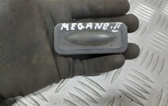 Renault Megane II Tailgate/boot open switch button 8200076256
