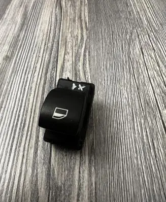 BMW 1 E81 E87 Electric window control switch 6935534