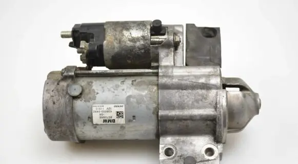 BMW 5 F10 F11 Starter motor 8570846