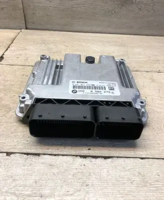 BMW 3 F30 F35 F31 Engine control unit/module 0281031299 170389816 8582279