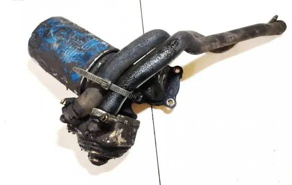 Nissan Serena Oil filter mounting bracket