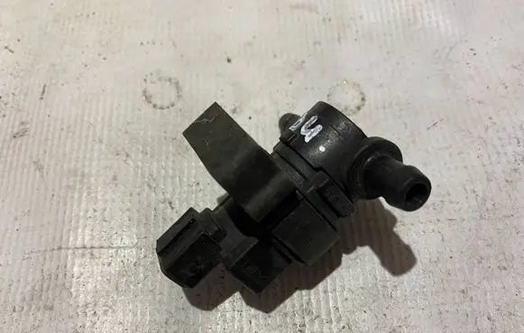 Mercedes-Benz E W210 Turbo solenoid valve 0004701593 A0004701593