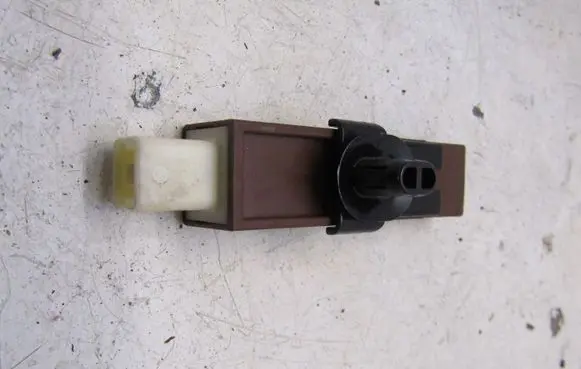 Peugeot 108 Antenna control unit KRIS235789
