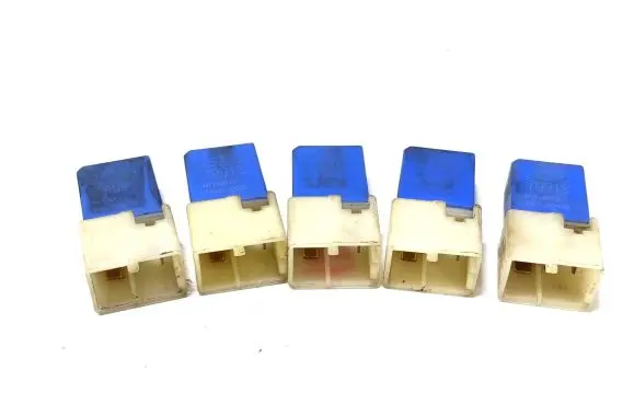 Nissan X-Trail T30 Other relay 2523079917 2523079915