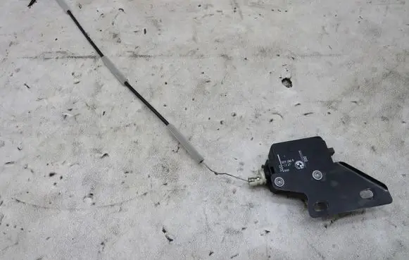 BMW 6 E63 E64 Fuel tank cap lock GMAUTO4574097