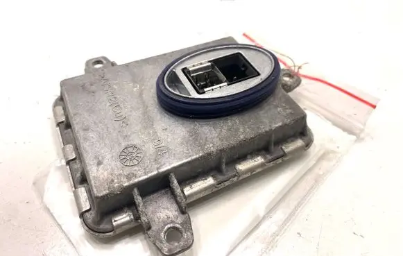 BMW X6 F16 Voltage converter/converter module 7317408