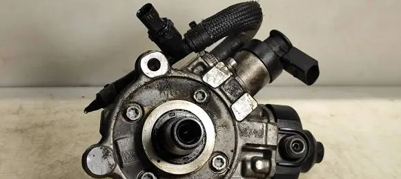 Mini Cooper Countryman R60 Fuel injection high pressure pump 7823452 131114 0445010519