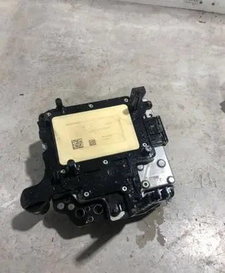 Volkswagen Caddy Transmission gearbox valve body 02E927770AT