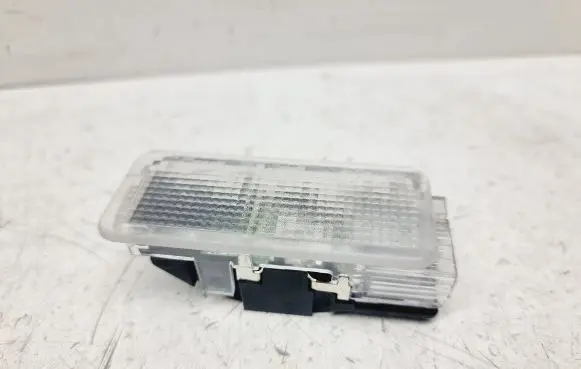 Peugeot 3008 II Boot/trunk interior light 9813171980