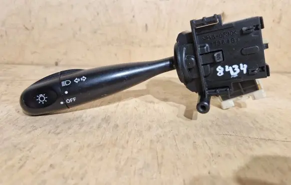 Toyota Yaris Indicator stalk 1736482 173648
