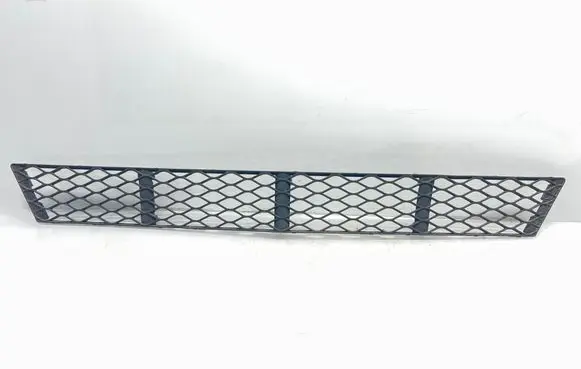Mercedes-Benz E W211 Front bumper lower grill A2118850122