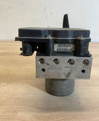 Toyota Avensis T270 ABS Pump 0265251490