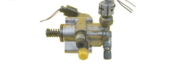 Audi A3 S3 8P Fuel injection high pressure pump 06F127025H BWA