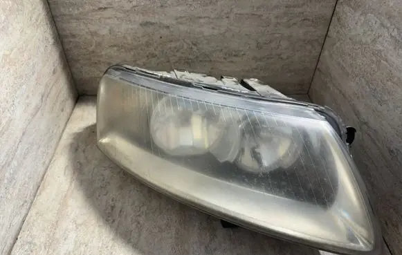 Audi A6 S6 C6 4F Headlight/headlamp PPT40