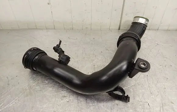 Volkswagen PASSAT B6 Intercooler hose/pipe 1K0145770D
