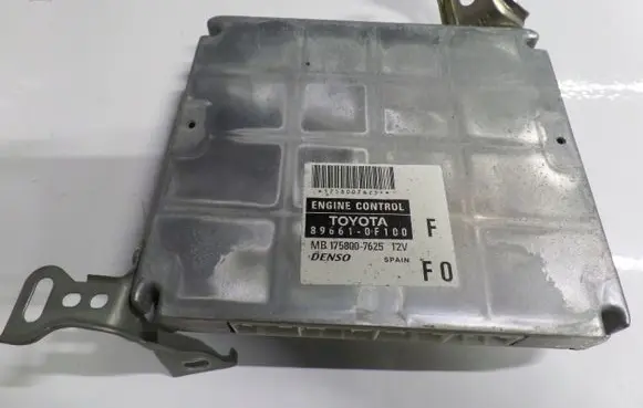 Toyota Corolla Verso AR10 Engine control unit/module 896610F10022D4D