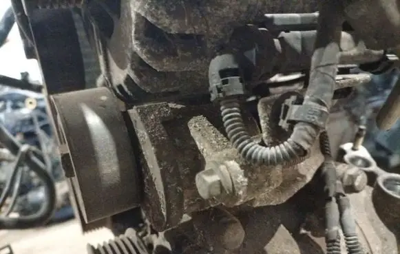 Citroen Berlingo Engine mounting bracket
