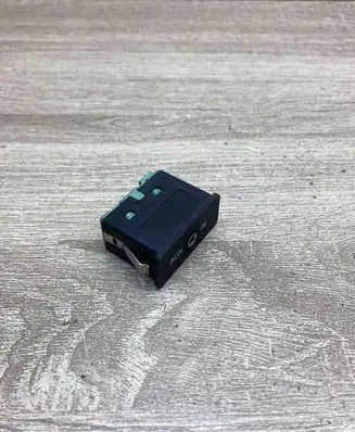 BMW 5 E60 E61 AUX in-socket connector 6986791