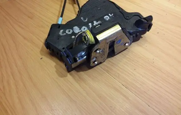 Toyota Corolla E120 E130 Front door lock 50594A1