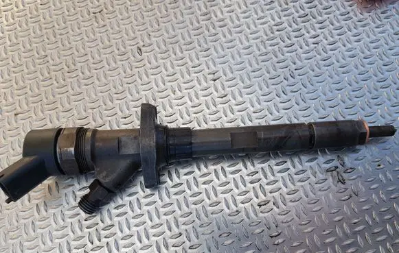 Peugeot 607 Fuel injector 9637277980