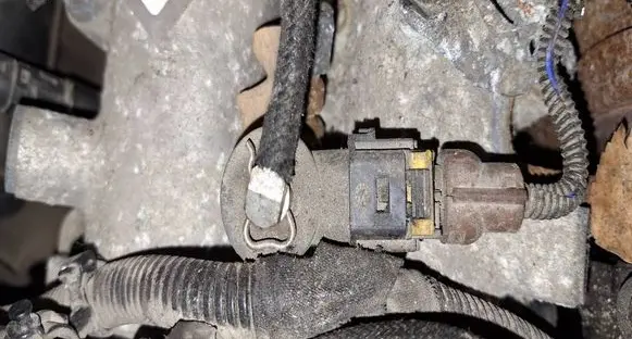 Opel Insignia A Fuel injector 0445110327