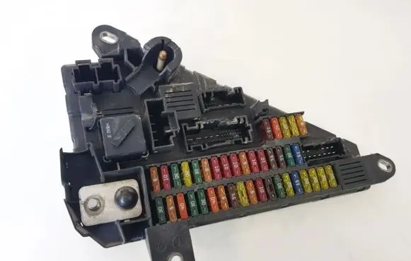 BMW 5 E60 E61 Fuse box set 690661901 6906619-01