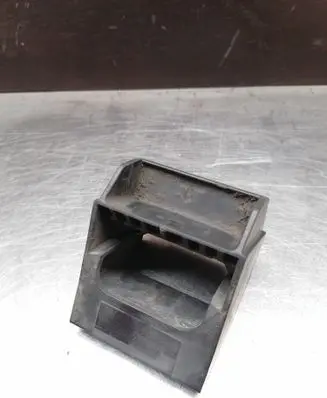 BMW 5 E60 E61 Radiator mount bracket 7519271