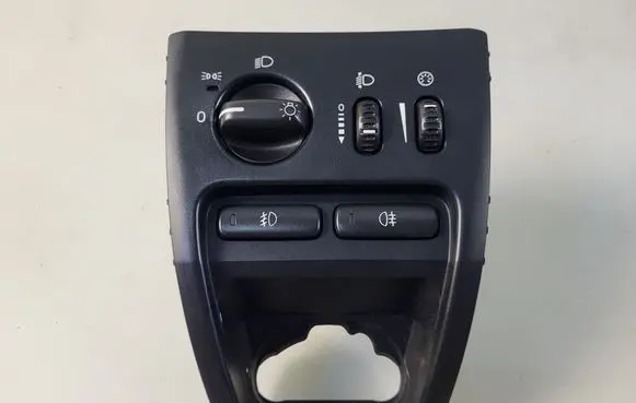 Volvo XC90 Light switch 8685452