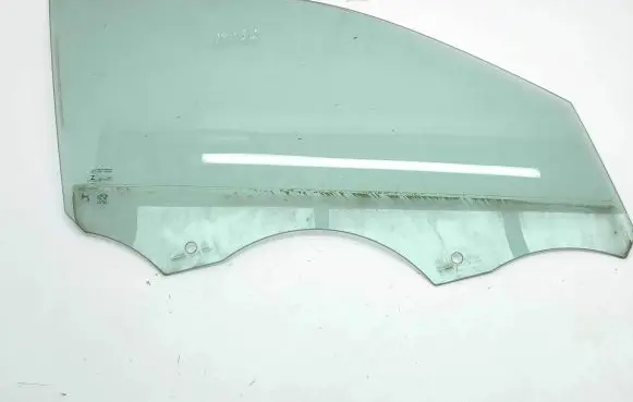 Peugeot 2008 II Front door window glass four-door