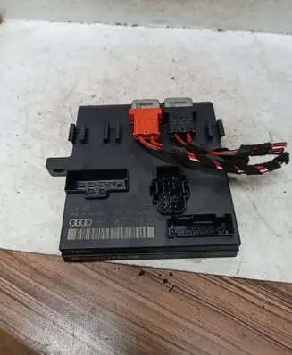 Audi A4 S4 B6 8E 8H Comfort/convenience module 8E0907279B