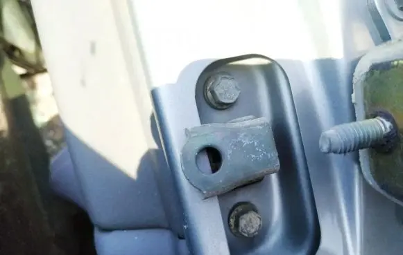 Nissan Almera N16 Rear door check strap stopper
