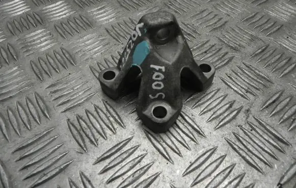 BMW X3 G01 Engine mounting bracket 8578006