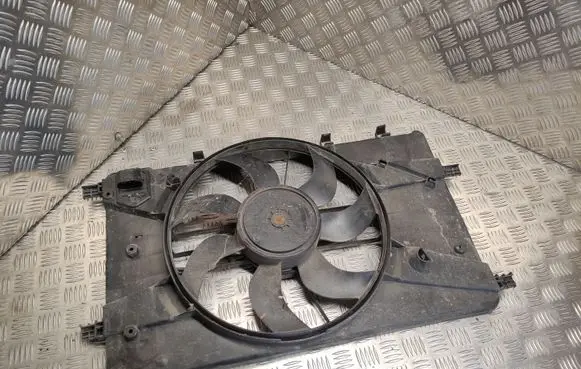 Opel Astra J Radiator cooling fan shroud 13250341 0130307203 52431006
