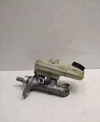 Master brake cylinder
