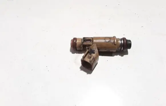 Volvo S40 Fuel injector 8627815