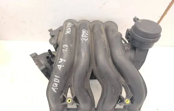 Volkswagen PASSAT B5.5 Intake manifold 06B133210AF