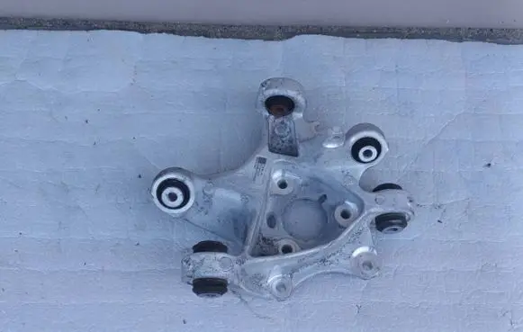Tesla Model 3 Rear wheel hub spindle/knuckle 104441600F
