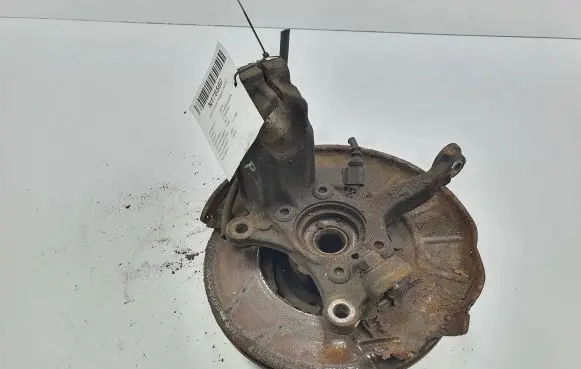 Volkswagen Touran I Front wheel hub spindle knuckle