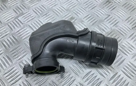 Skoda Octavia Mk3 (5E) Turbo air intake inlet pipe/hose 04E129656S