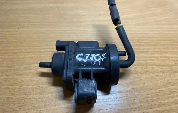 Mercedes-Benz E W210 Turbo solenoid valve 0005450527 C3707