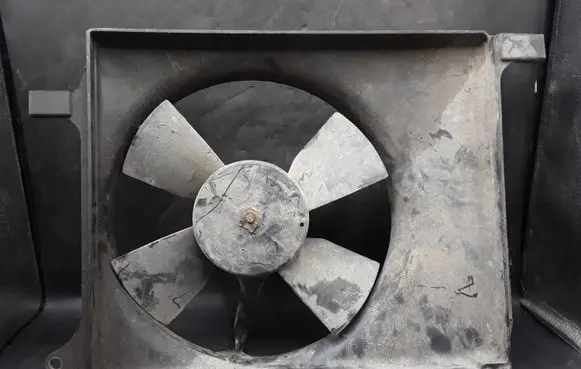 Opel Kadett E Electric radiator cooling fan 90183055