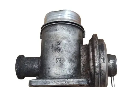 BMW X5 E53 EGR valve 7789999 2826402