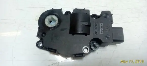 Mercedes-Benz GL X164 Air flap motor/actuator 929888G