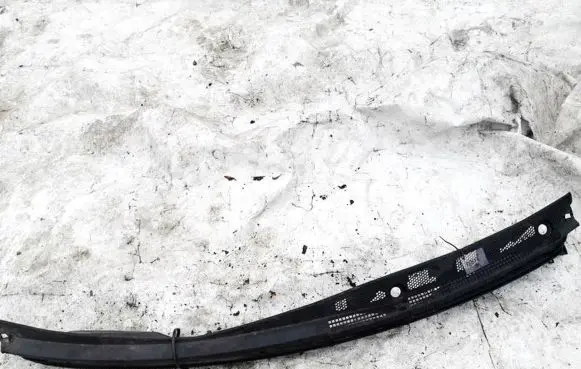 Honda FR-V Wiper trim