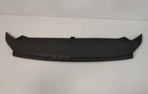 Front bumper lip