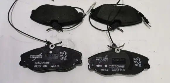 Peugeot 607 Brake pads (front) 425206