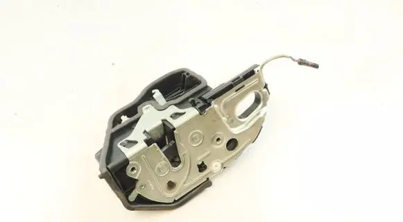 BMW X6 E71 Rear door lock 7167587 51217167587