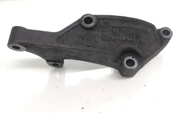Engine mounting bracket