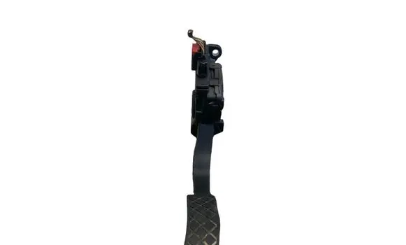 Accelerator throttle pedal